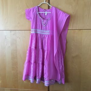 Child’s Pink 3 Piece Costume, Size 32 or 9-10 years